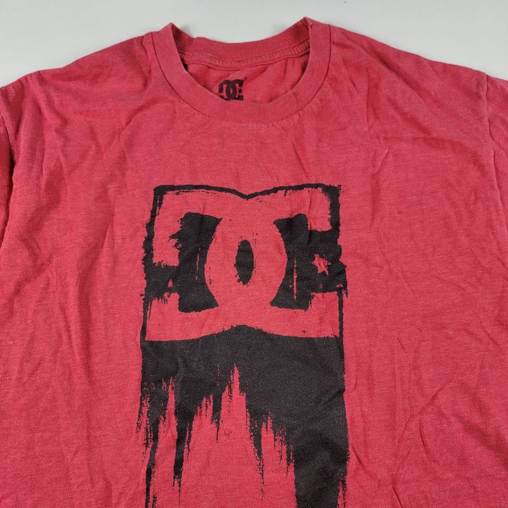 DC Shoes Red Adults Large Short Sleeve Casual Lightweight T-Shirt Logo